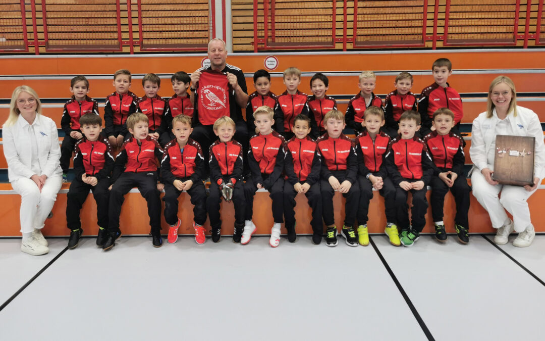 Neue Trainingsanzüge für die U8-Junioren der Fußballer